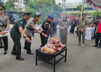 Pemkab Kediri Musnahkan Ribuan Rokok Ilegal Hasil Operasi Gabungan