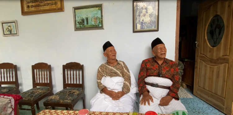 Kisah Haru Kakak Beradik Lansia di Blitar, Menanti 9 Tahun, Berangkat Haji Bersama Meski Tanpa Istri