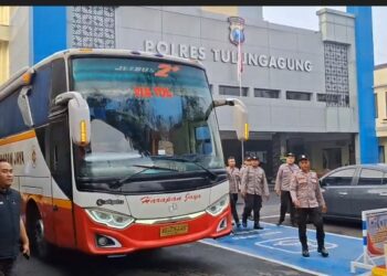 Operasi Tangkap Tangan, 12 Pejabat Di Tulungagung, Dibawa KPK Ke Jakarta
