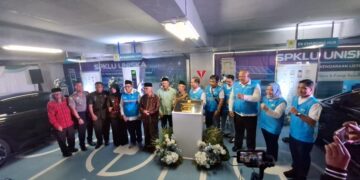 Akselerasi Ekosistem Kendaraan Listrik, PLN Resmikan SPKLU Fast Charging di Kampus Uniska Kediri