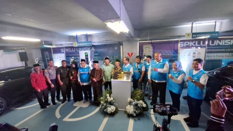 Akselerasi Ekosistem Kendaraan Listrik, PLN Resmikan SPKLU Fast Charging di Kampus Uniska Kediri