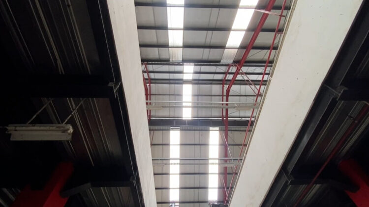 Atap Diterjang Angin Kencang, Pedagang Pasar Legi Blitar Waswas hingga Omzet Menurun