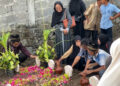 Isak Tangis Warnai Pemakaman Satu Keluarga Korban Laka Maut Probolinggo, Empat Jenazah Dimakamkan Satu Liang Lahat