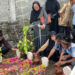 Isak Tangis Warnai Pemakaman Satu Keluarga Korban Laka Maut Probolinggo, Empat Jenazah Dimakamkan Satu Liang Lahat