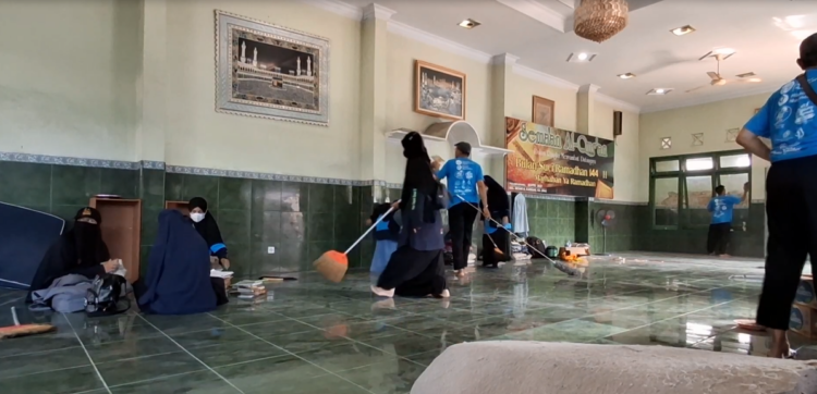 Rawat Semangat Gotong Royong, Ratusan Relawan se-Nusantara ‘Gerebek’ Lima Masjid di Tulungagung