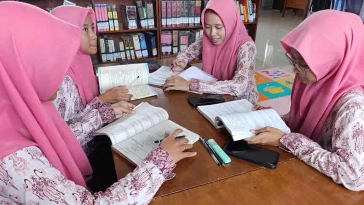 Empat Siswa