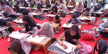 Kampanyekan Gemar Makan Ikan, Ratusan Anak TK hingga SMP Ramaikan Lomba Mewarnai Kediri Aquatic