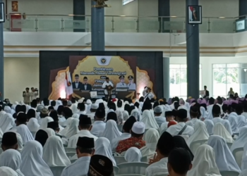 Lepas 1.205 Calon Jemaah Haji Kabupaten Kediri, Mbak Wabup Bekali Sambal Pecel dan Tumpang Instan