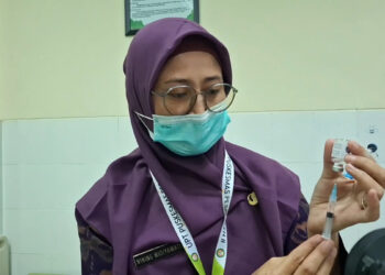 Jelang Keberangkatan, Calon Jemaah Haji Kediri Mulai Disuntik Vaksin Wajib