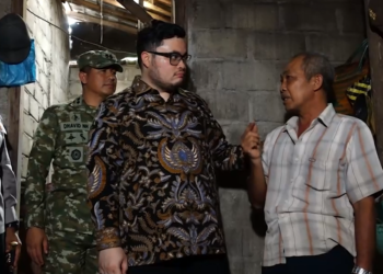 Kunjungi Bocah Difabel yang Hidup Bersama Kakek, Mas Dhito Tebus Ijazah dan Beri Modal Usaha