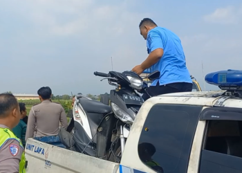 Kurang Waspada Saat Putar Balik, Truk Tangki Tabrak Dua Emak-Emak di Ring Road Mojoagung