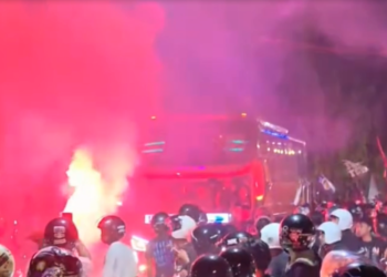 Taklukkan Arema FC di Derby Jatim, Ribuan Persikmania Sambut Skuad Macan Putih di Kediri