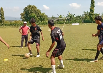 Targetkan Juara, Persedikab U-17 Genjot Transisi Negatif dan Fisik Pemain di Stadion Banyakan