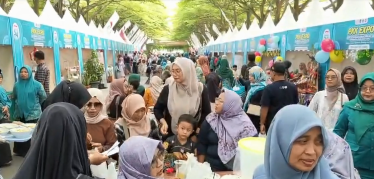 PKK Expo Kabupaten Kediri Sukses Sedot Wisatawan, Suguhkan Produk Unggulan 26 Kecamatan