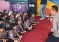 Peringati Harkitnas, Kapolsek Kediri Kota Jadi Dalang Wayang Edukasi Bahaya Gadget pada Anak