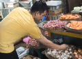 Pasokan Seret, Harga Bawang Putih di Pasar Basah Trenggalek Tembus Rp 36 Ribu per Kilogram
