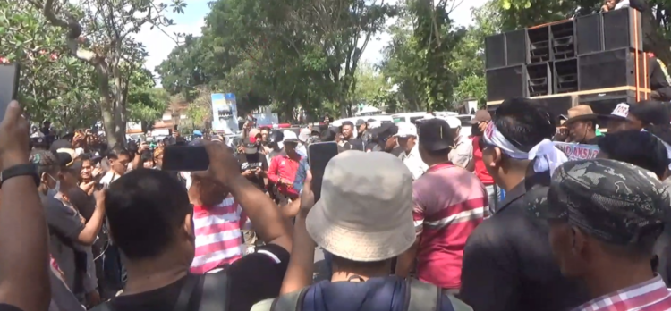 Pasca-OTT KPK, Massa GEMPAR Geruduk DPRD Tulungagung Bawa 11 Tuntutan