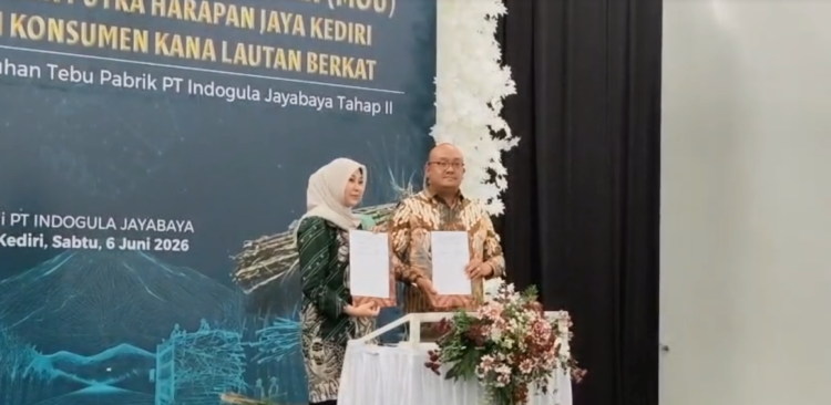 Genjot Produksi Gula Nasional, Menteri Koperasi Saksikan Penandatanganan MoU di Pabrik Indogula Kediri