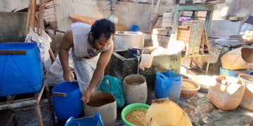 Imbas Rupiah Melemah, Harga Kedelai Meroket, Perajin Tahu di Kediri Pangkas Produksi