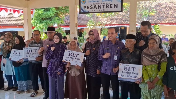 Pemkot Kediri Salurkan BLT DBHCHT untuk Ribuan Warga Rentan