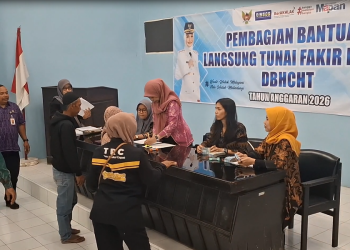 Rela Antre Berjam-jam, 2.700 Warga Kota Kediri Cairkan BLT DBHCHT Rp 1 Juta