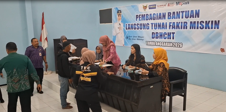 Rela Antre Berjam-jam, 2.700 Warga Kota Kediri Cairkan BLT DBHCHT Rp 1 Juta