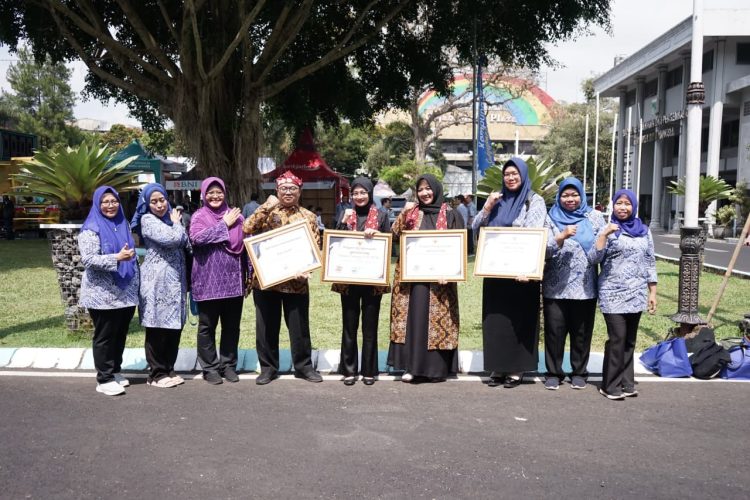 Borong Empat Penghargaan Harganas 2026, Mbak Wali: Jadi Motivasi Terus Hadirkan Program Terbaik Untuk Keluarga
