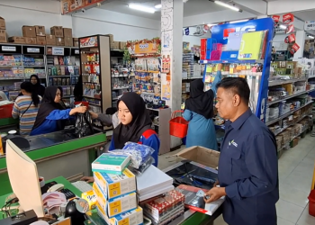 Musim Masuk Sekolah Dongkrak Penjualan ATK di Kediri, Toko Sudah Lepas 6.000 Karton Buku Tulis