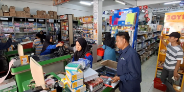Musim Masuk Sekolah Dongkrak Penjualan ATK di Kediri, Toko Sudah Lepas 6.000 Karton Buku Tulis