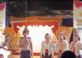 Gelar Cangkrukan Kamtibmas Lewat Seni Tradisional, Polsek Kediri Kota Ingatkan Falsafah ‘Pager Mangkok’