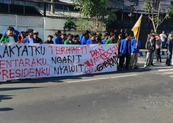 Demo di Depan Gedung DPRD, Mahasiswa Tuntut Evaluasi MBG hingga Sahkan UU Perampasan Aset Koruptor