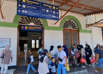 Libur Sekolah Dongkrak Penjualan Tiket KA di Stasiun Kediri, Naik hingga 60 Persen