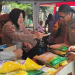 Harga Kebutuhan Pokok Melambung, Warga Kediri Antusias Serbu Pasar Murah di Mapolsek Ngasem