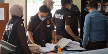 Usut Dugaan Korupsi Griyo Dalem Kanjengan, Kejari Geledah Kantor Kelurahan Kepatihan Tulungagung