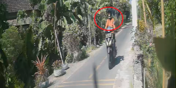 Viral Terekam CCTV, Emak-Emak Terduga Maling Elpiji di Kediri Berhasil Diringkus Warga