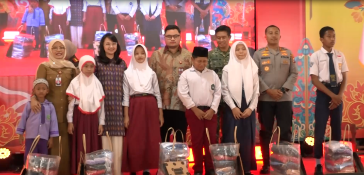 Kawal Program Sekolah Rakyat Gagasan Presiden, Bupati Kediri Tinjau MPLS Siswa Baru di Plosoklaten