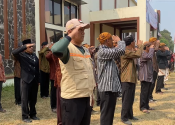 Upacara Kemerdekaan Lintas Generasi di Blitar, Petani hingga Pelajar Tumpah Ruah Berbaju Adat