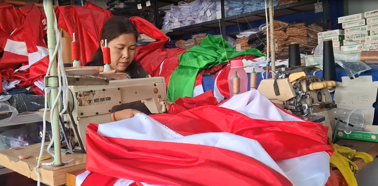 Berkah Agustusan, Penjualan Bendera di Kediri Meningkat Drastis