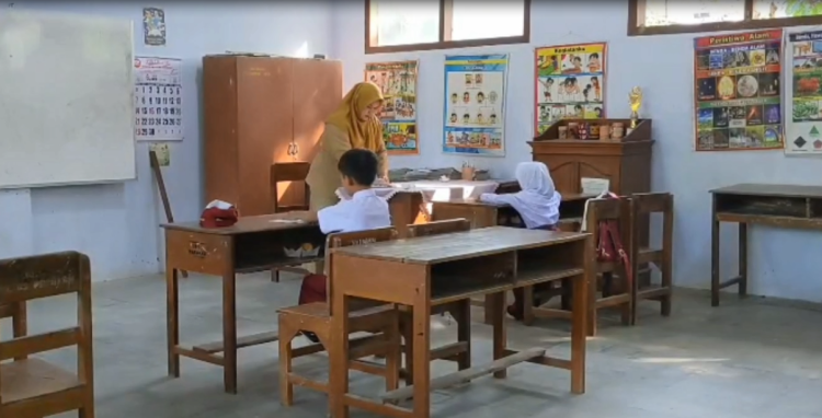 Miris! Ratusan Sekolah di Trenggalek Krisis Siswa, DPRD Kaji Opsi Merger