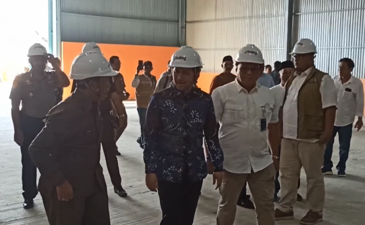 Jatim Jadi Penopang Beras Nasional, Emil Dardak Pastikan Cadangan Pangan Aman Terkendali