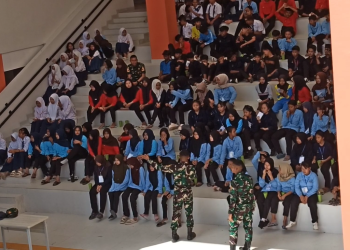Bentuk Karakter Unggul, Taruna TNI Gembleng Siswa Baru SRT 1 Trenggalek Selama MPLS