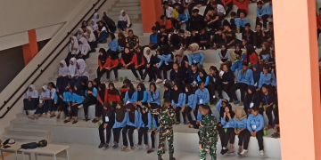 Bentuk Karakter Unggul, Taruna TNI Gembleng Siswa Baru SRT 1 Trenggalek Selama MPLS