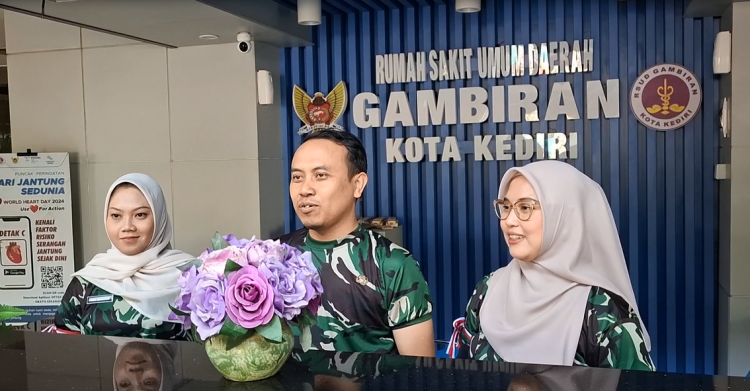Semarak HUT Ke-81 RI, Nakes RS Gambiran Kota Kediri Tampil Unik Kenakan Baju Pejuang