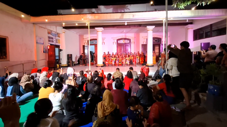 Peringatan Kemerdekaan di Pakelan Padukan Barongsai dan Jaranan