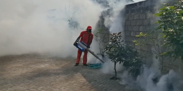 Tekan Angka DBD, Dinkes Kota Kediri Gencarkan Fogging di Pemukiman Warga