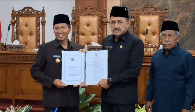 Sampaikan LKPJ APBD 2025, Plt Bupati Tulungagung Targetkan Rebut Kembali Opini WTP Tahun Depan