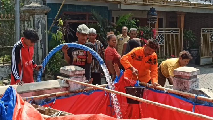 Krisis Air Bersih Meluas, 25 Desa di Trenggalek Bergantung pada Bantuan Dropping