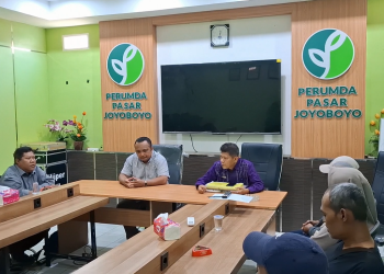 Sewa Jalur Resmi Ternyata Lebih Murah, Belasan Warga Datangi Perumda Pasar Joyoboyo