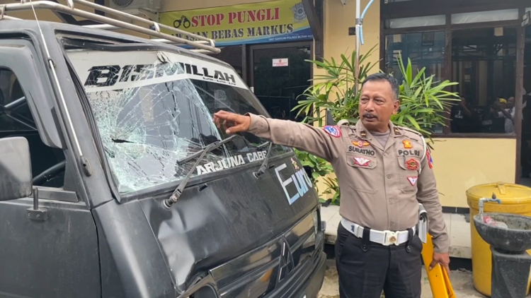 Maut di Jalan Sudanco Supriadi, Tukang Becak Tewas Tertabrak Pick-up, Sopir Kabur Sembunyikan Mobil di Kandang
